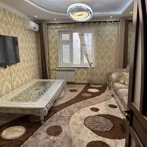 3-комн. квартира, 1 этаж, 70 м², 91 мкр, Сино