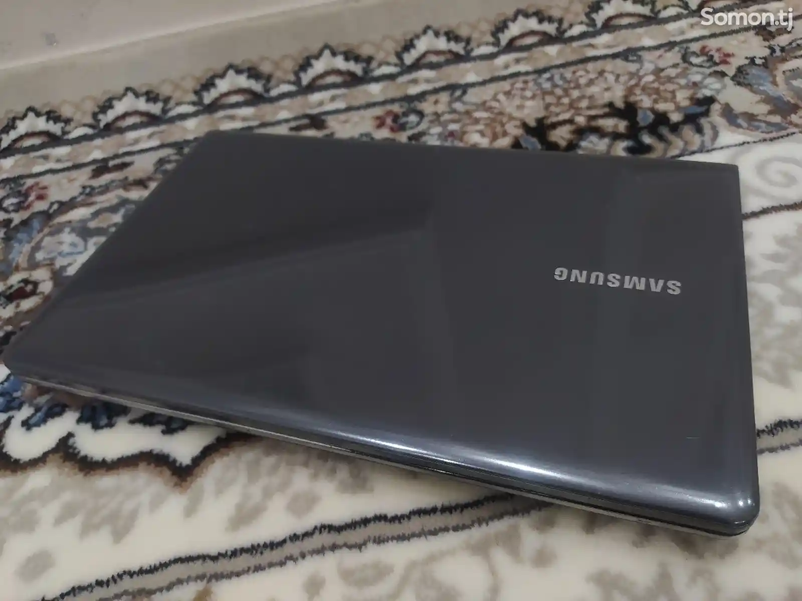 Ноутбук Samsung NP355V5C-1