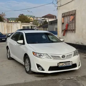 Toyota Camry, 2013