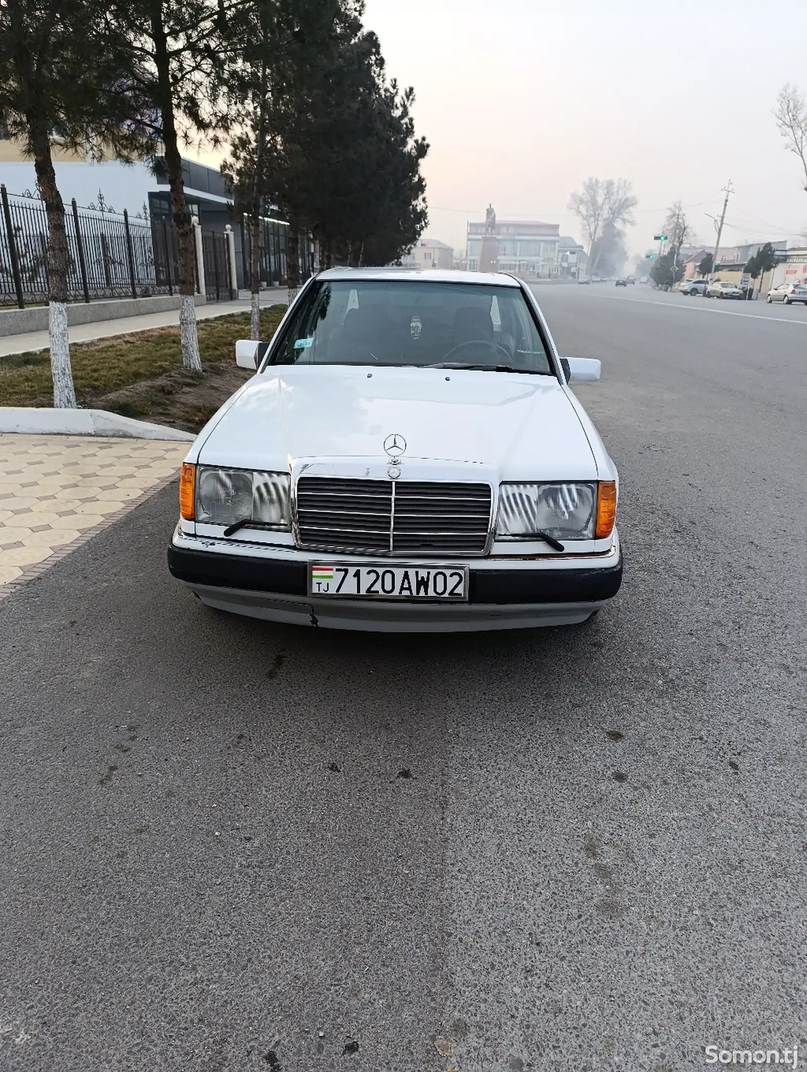 Mercedes-Benz W124, 1988-1