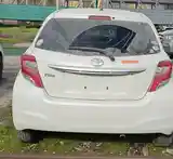 Toyota Vitz, 2015-4