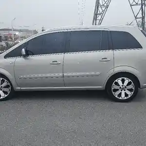 Opel Zafira, 2010