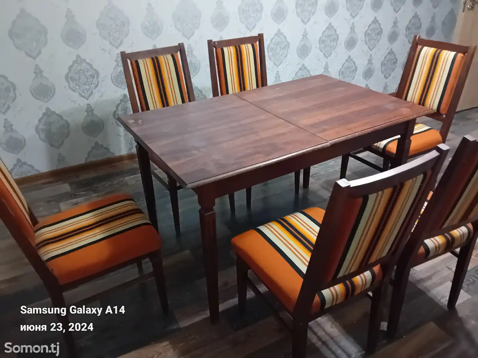 Деревянный стол с 6 стульями-3