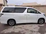 Toyota Vellfire, 2014-10