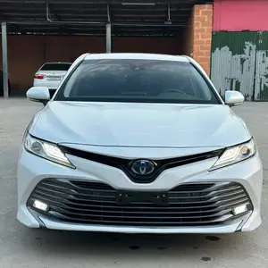 Toyota Camry, 2017