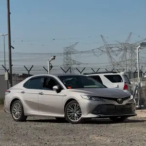 Toyota Camry, 2017