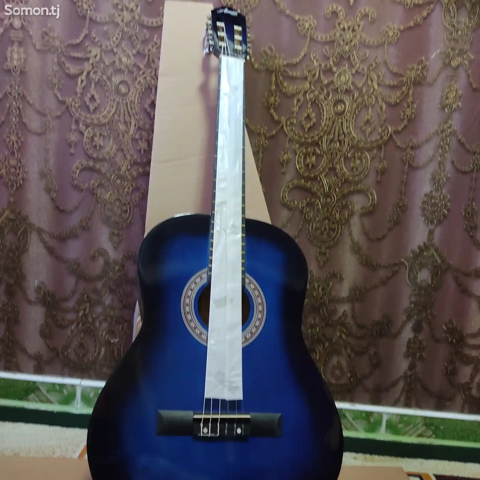 Испанская гитара с чехлом-1