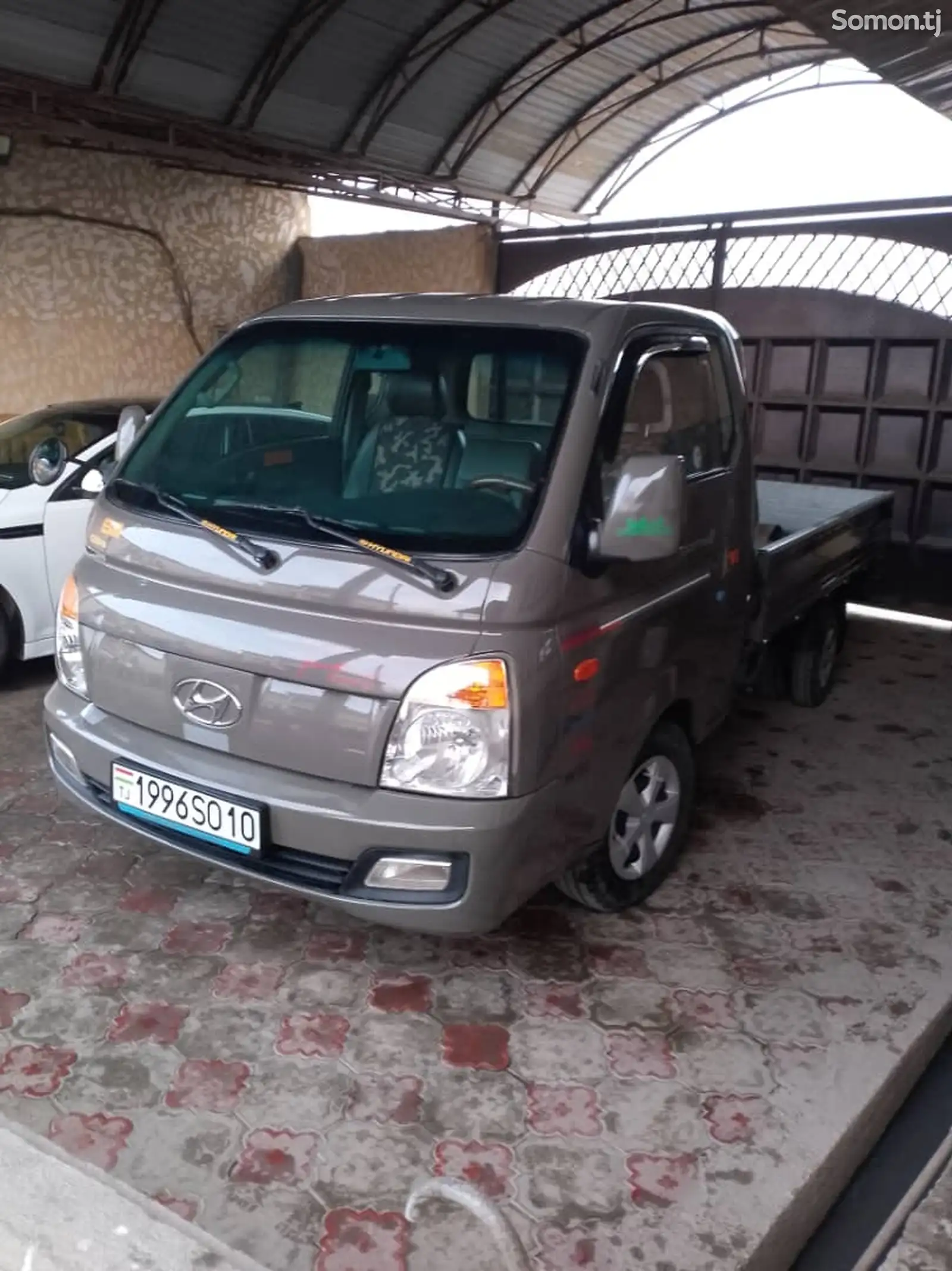 Бортовой автомобиль Hyundai Porter 2, 2011-1