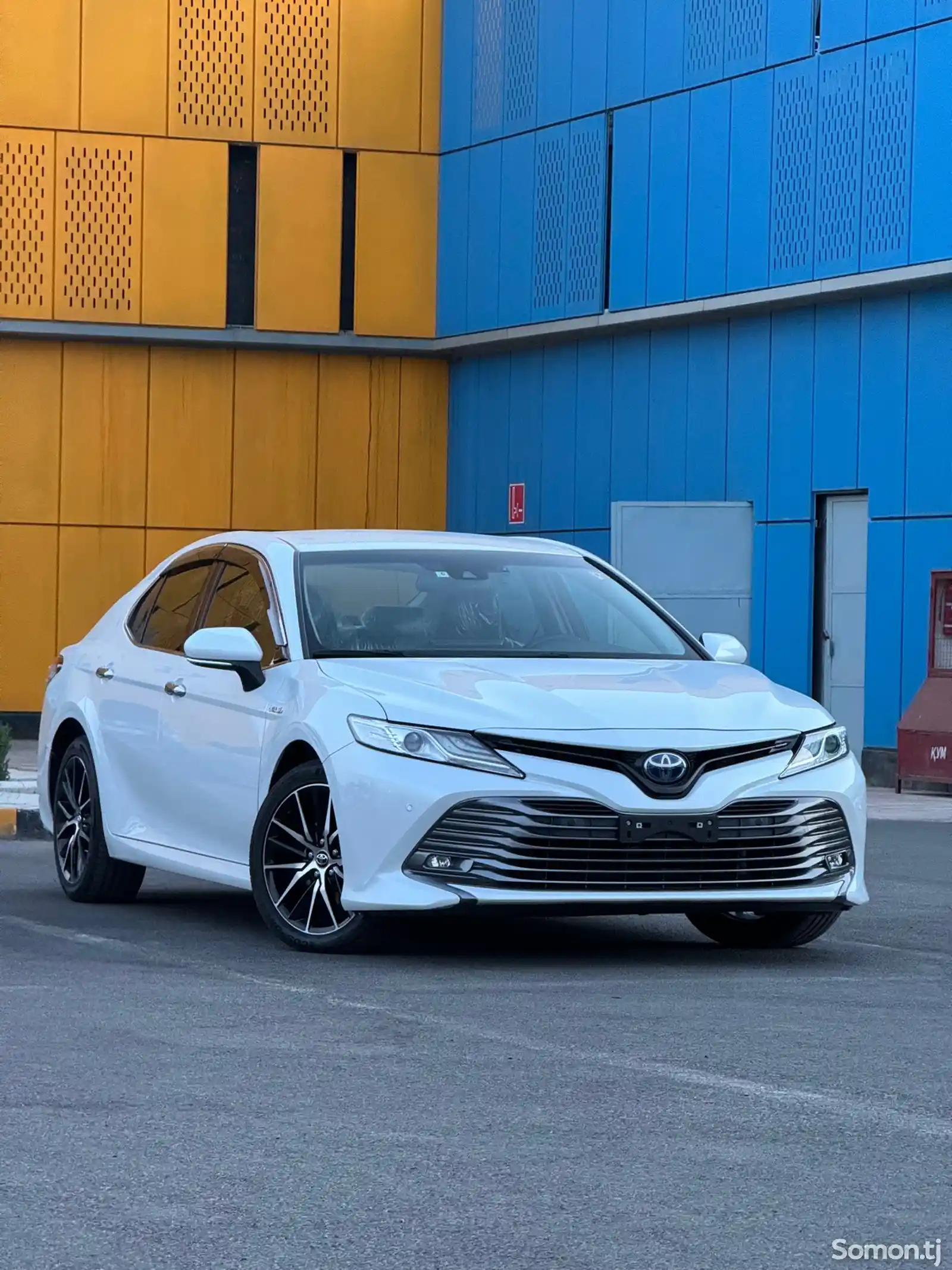 Toyota Camry, 2018-1