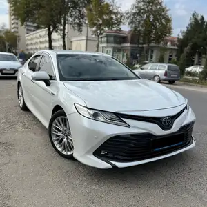 Toyota Camry, 2018