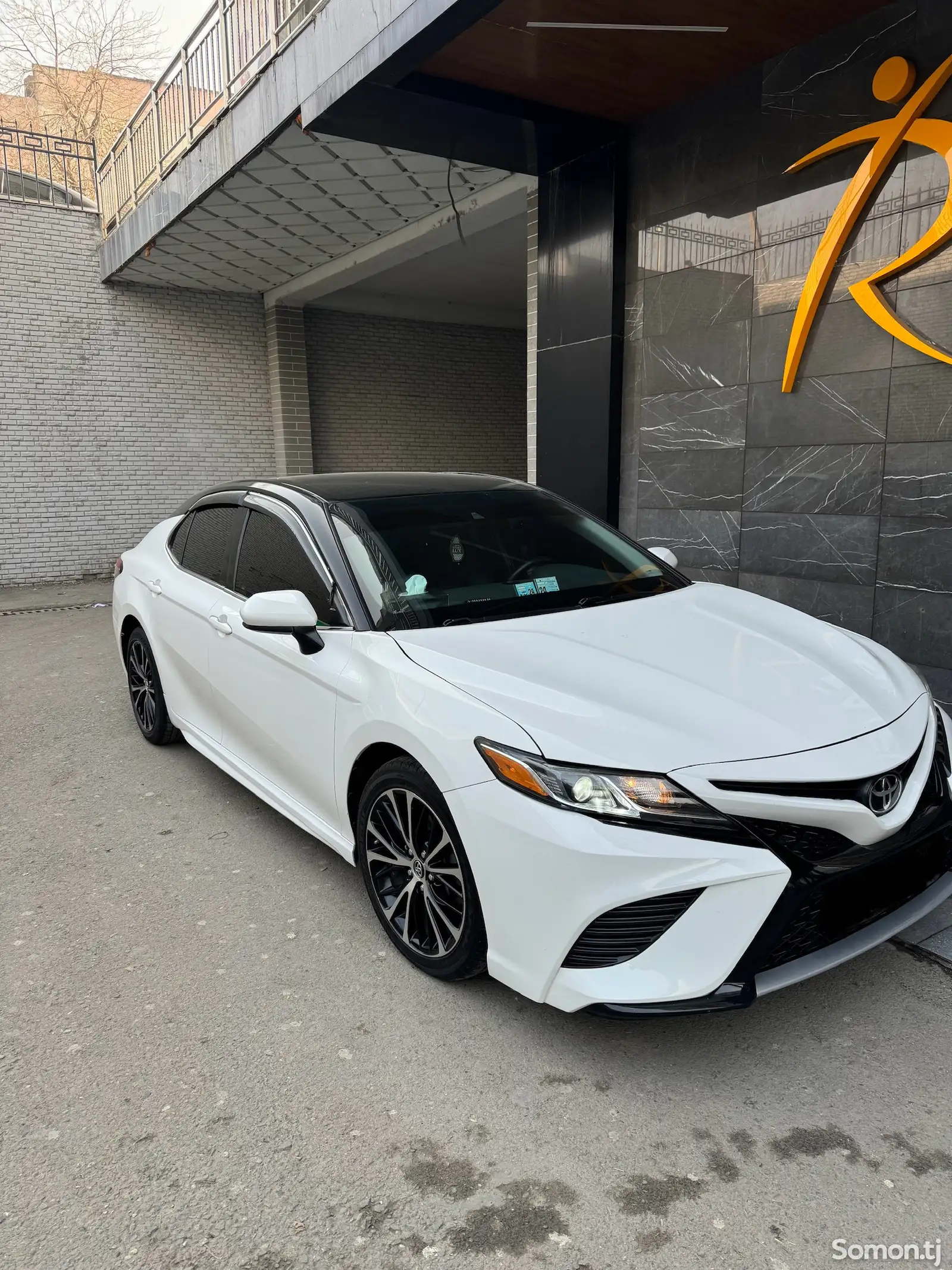 Toyota Camry, 2018-1