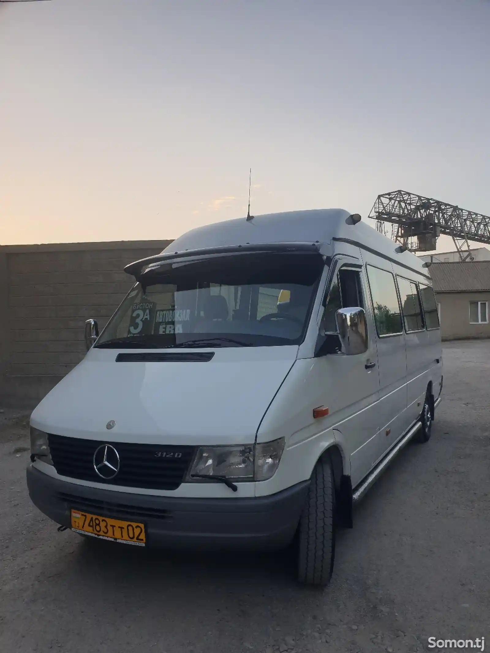 Mercedes benz sprinter-2