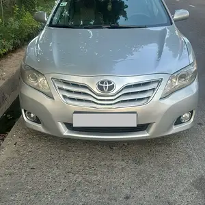 Toyota Camry, 2011