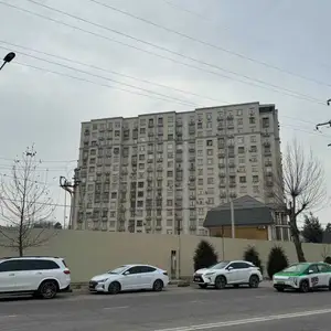 2-комн. квартира, 6 этаж, 68м², сино