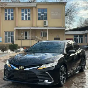 Toyota Camry, 2018