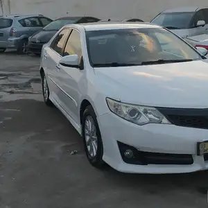 Toyota Camry, 2012