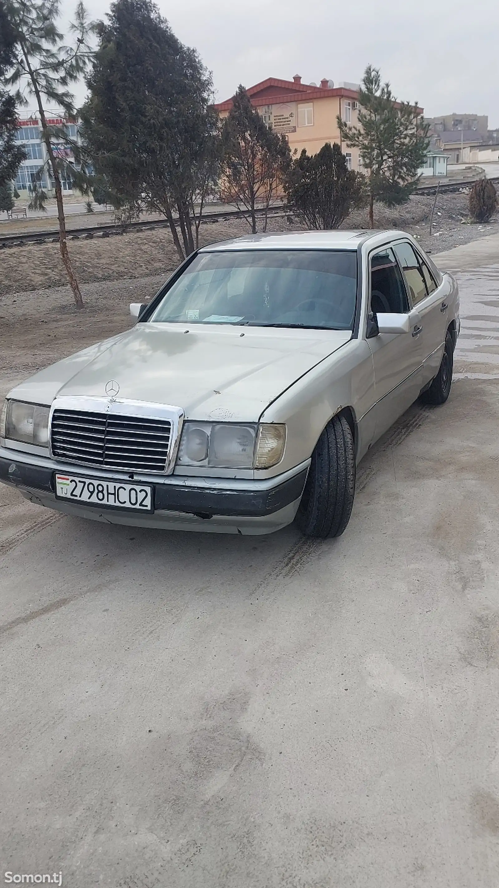 Mercedes-Benz W124, 1988-1