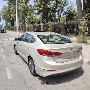 Hyundai Elantra, 2017