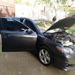 Toyota Camry, 2011