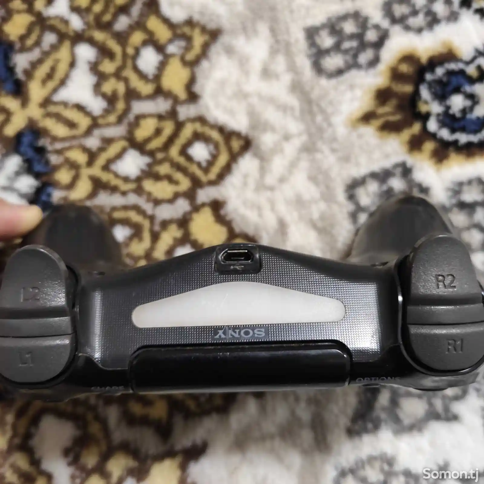 Игровой джойстик PlayStation 4 Dualshok 4-2