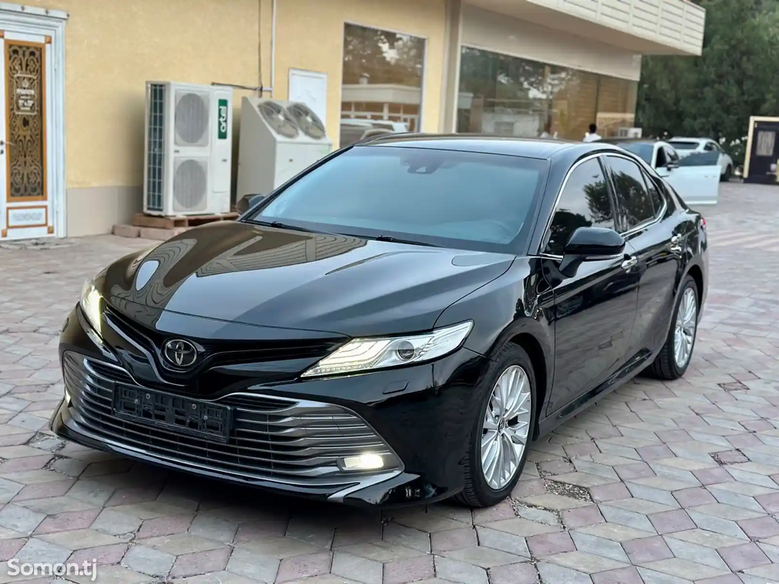 Toyota Camry, 2019-1