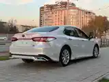 Toyota Camry, 2017-4