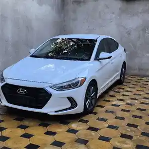 Hyundai Elantra, 2016