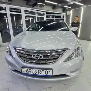 Hyundai Sonata, 2010