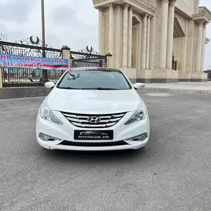 Hyundai Sonata, 2010