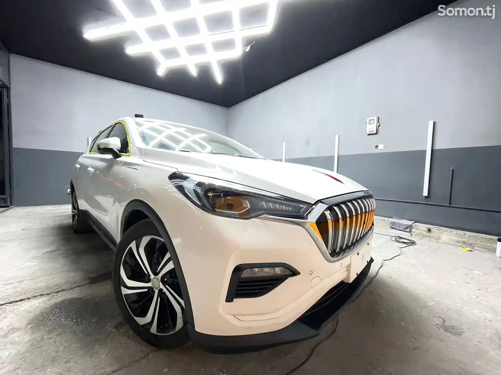 Hongqi E-HS3, 2019-5