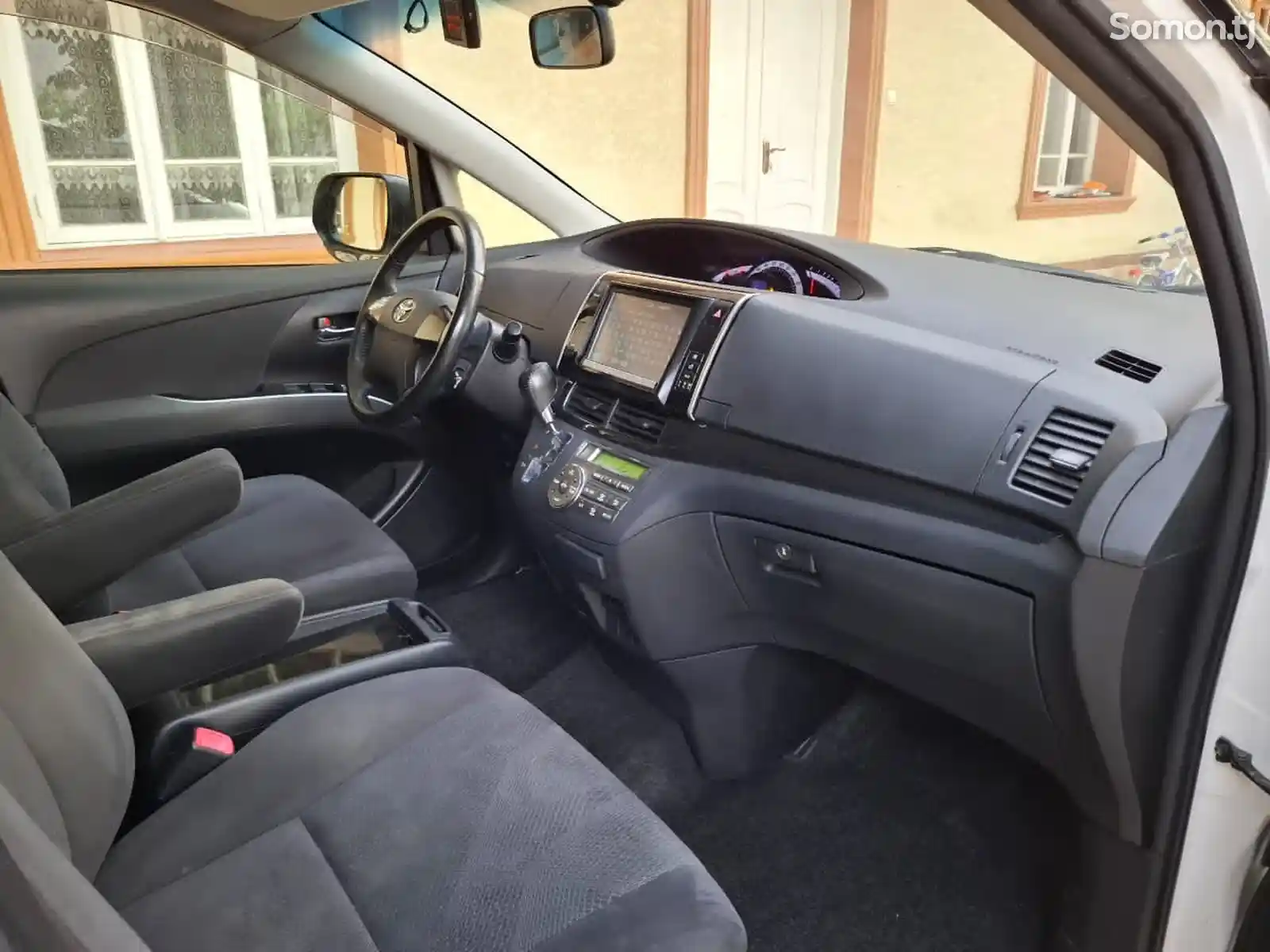 Toyota Estima, 2015-8