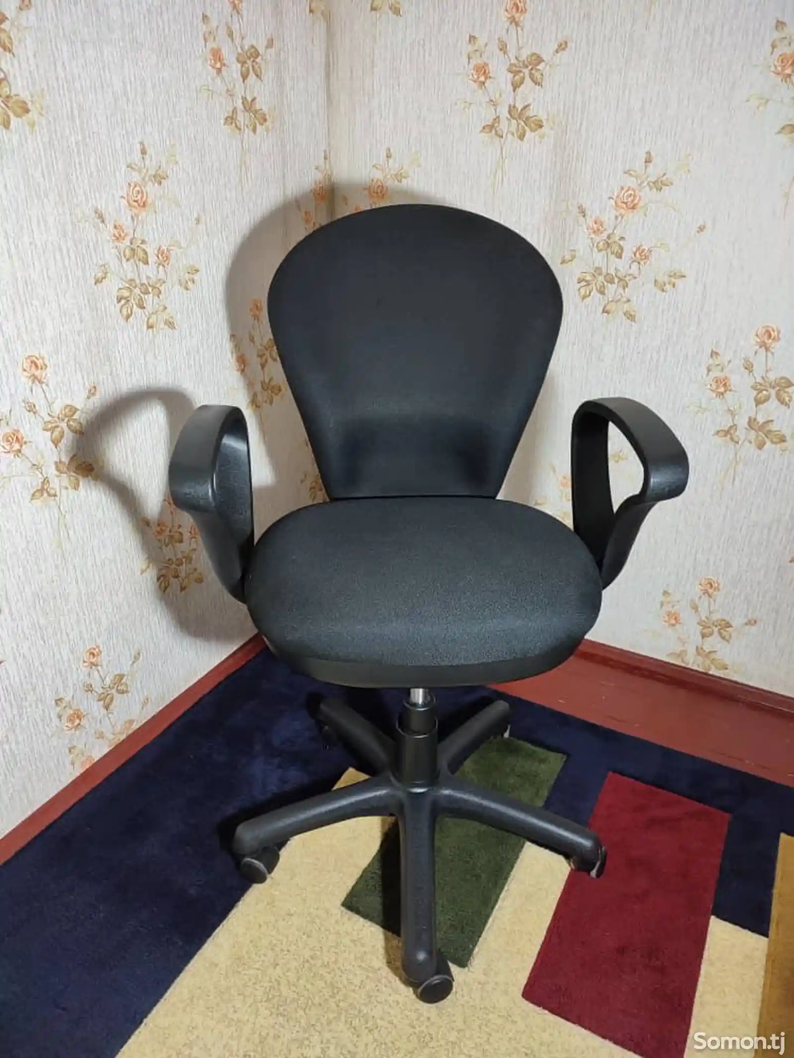 Офисное кресло-6