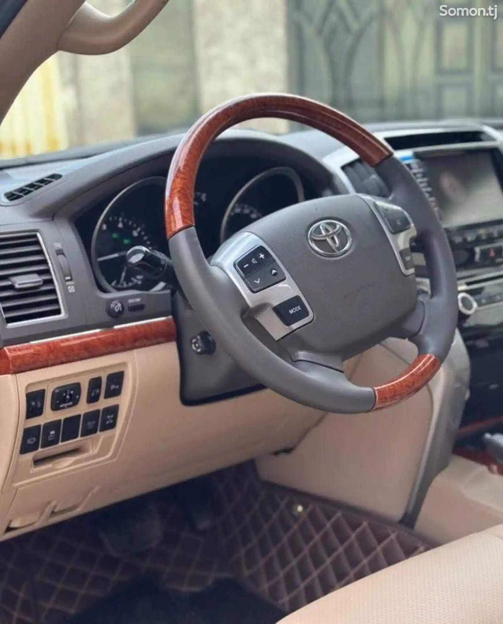 Toyota Land Cruiser, 2013-13