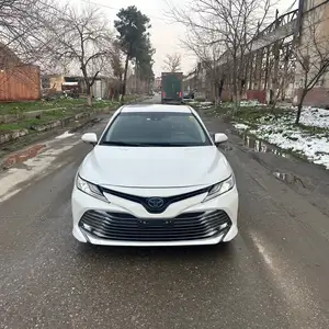 Toyota Camry, 2017