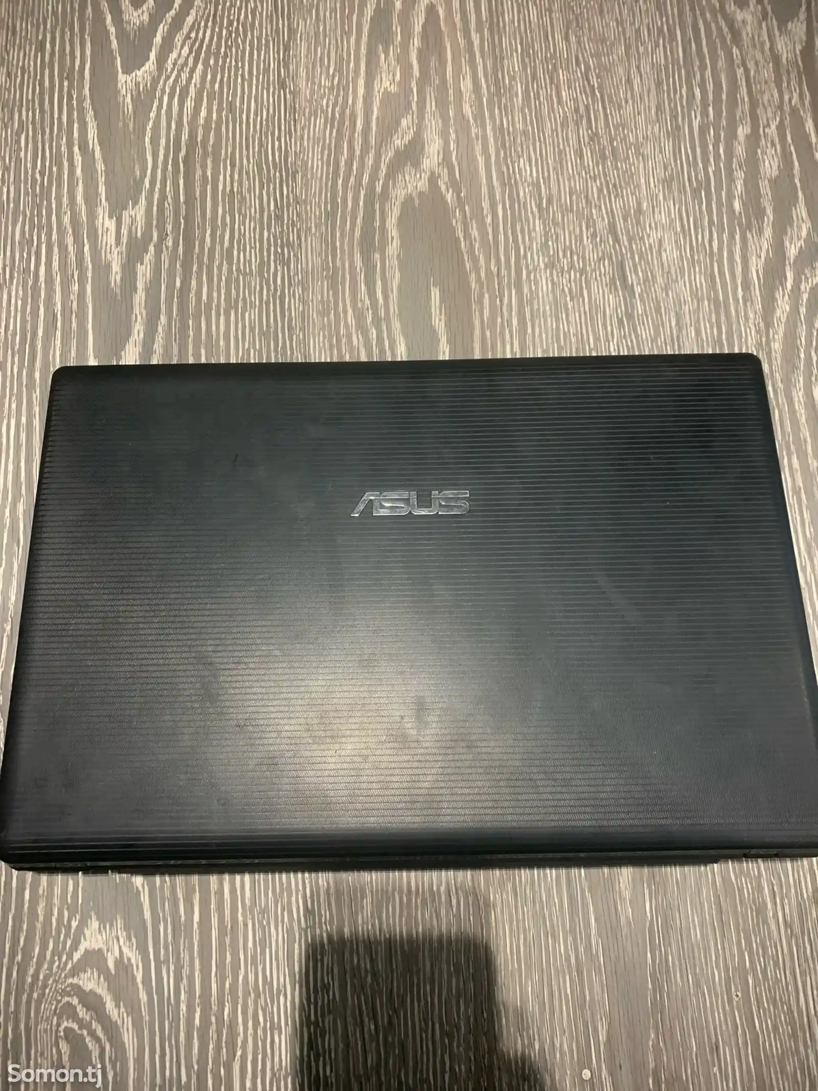 Ноутбук Asus-1