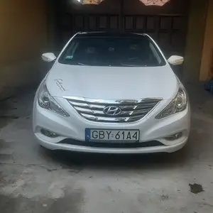 Hyundai Sonata, 2010