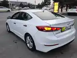 Hyundai Elantra, 2017-3