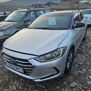 Hyundai Elantra, 2018