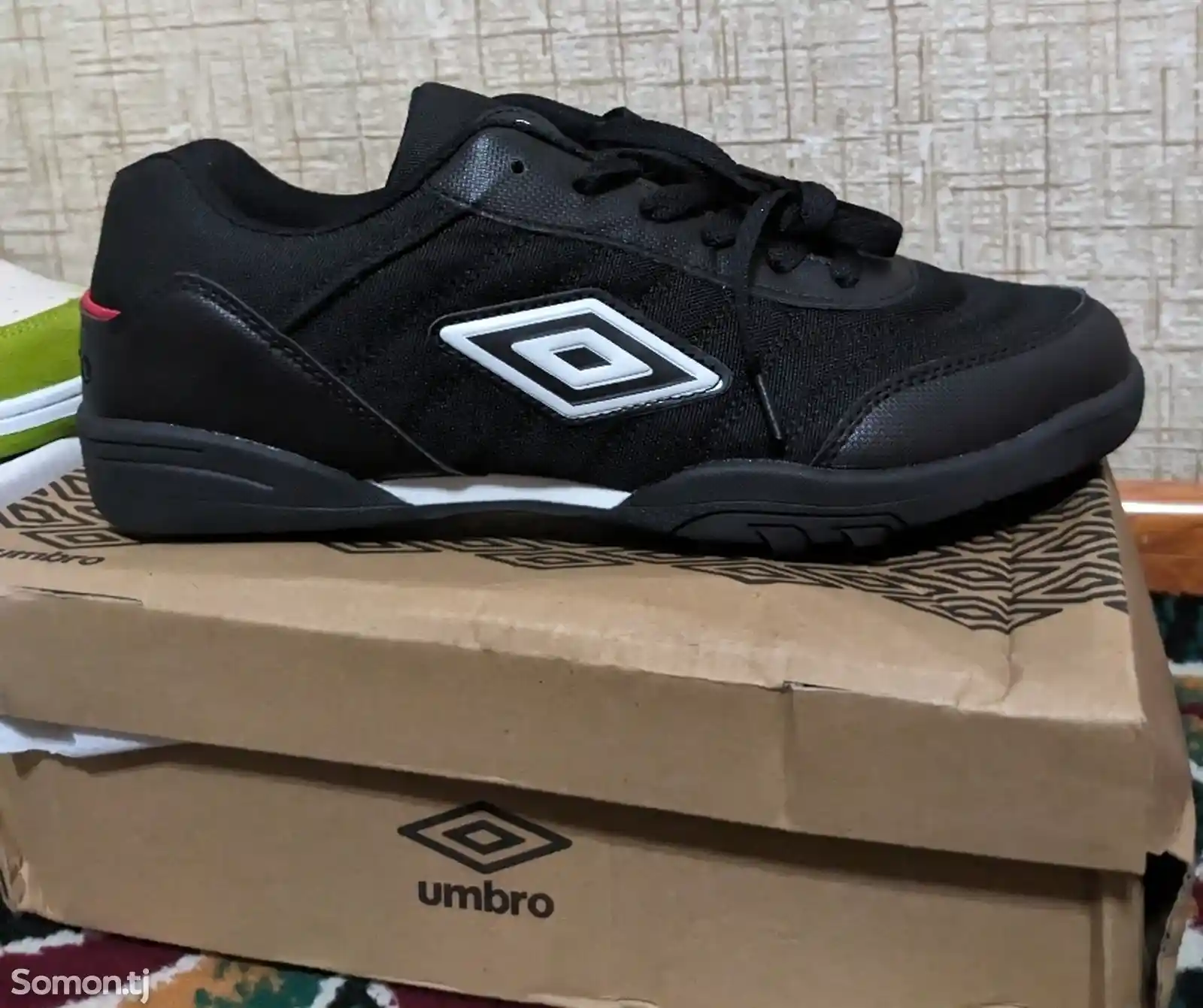 Бутсы Umbro футбольные сороконожки