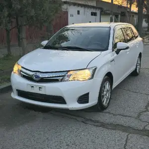 Toyota Fielder, 2015