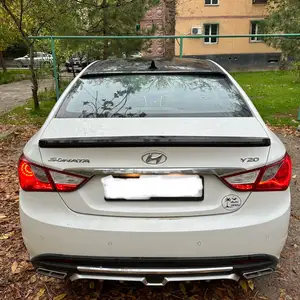 Hyundai Sonata, 2011