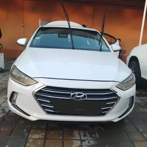 Hyundai Elantra, 2017