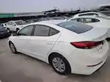 Hyundai Elantra, 2017-4