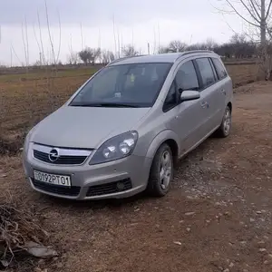 Opel Zafira, 2005