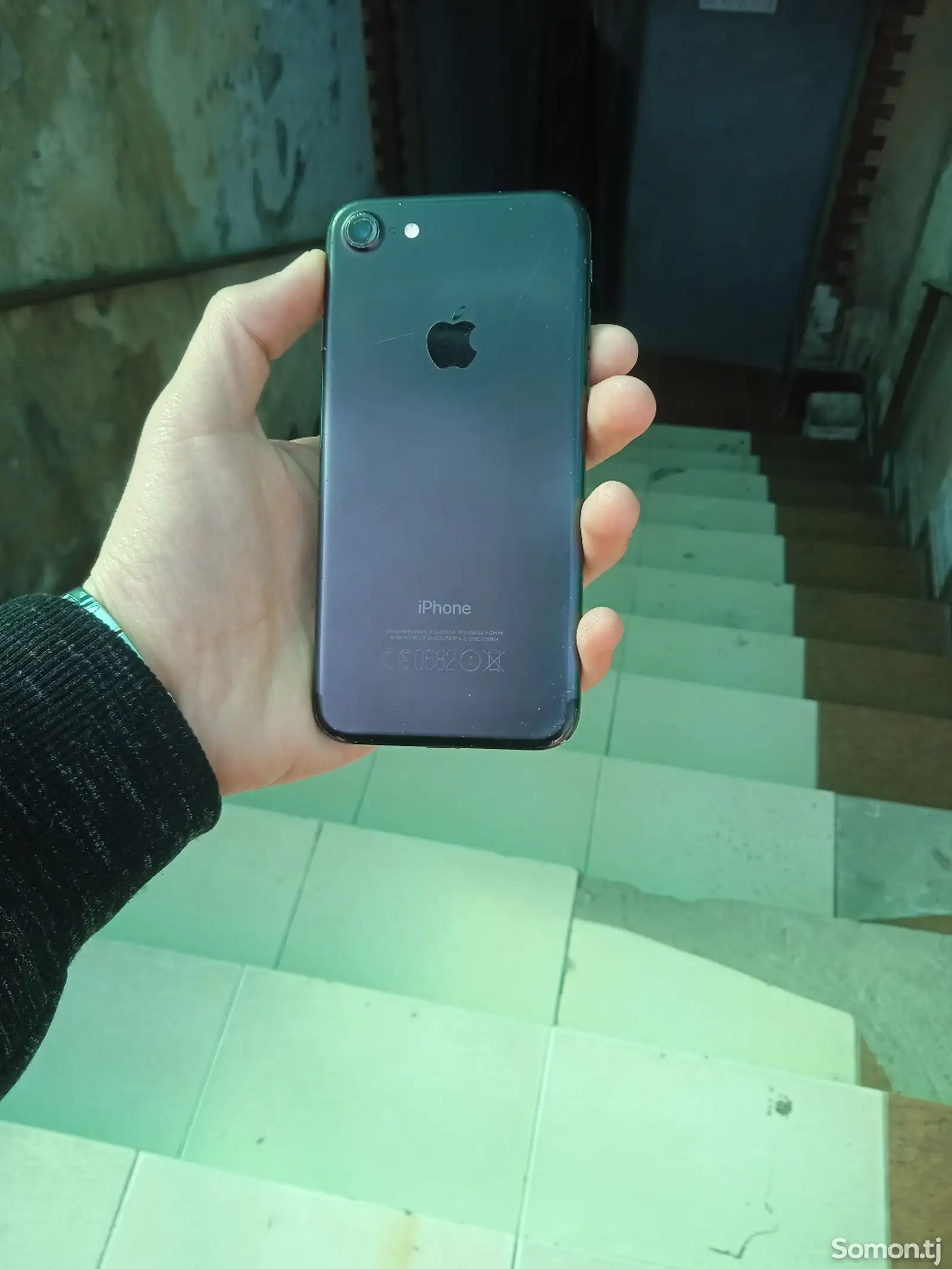 Apple iPhone 7, 64 gb-1