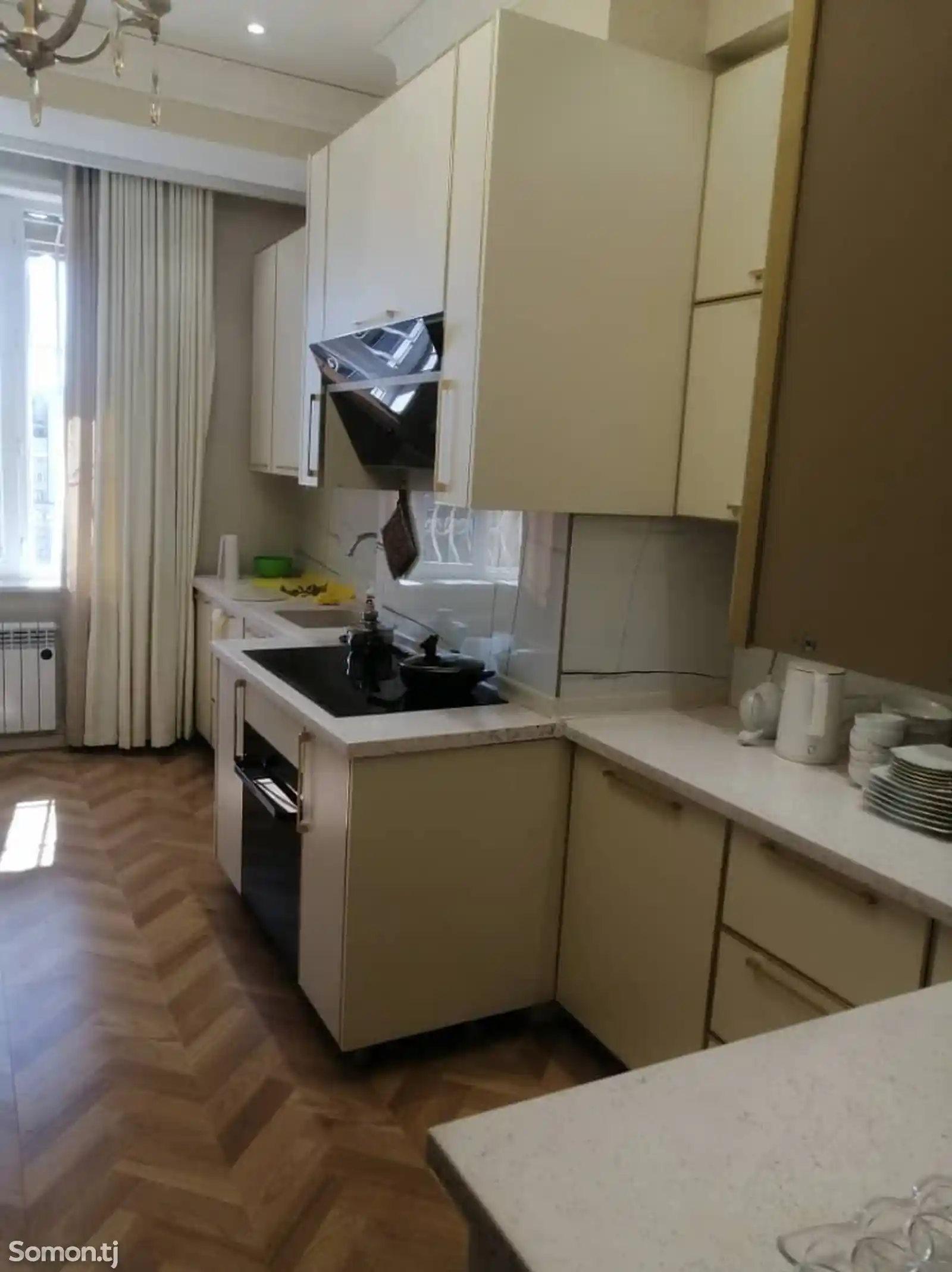 3-комн. квартира, 16 этаж, 100м², Дом печати-10