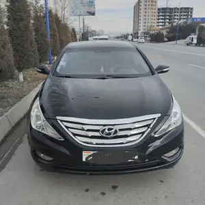 Hyundai Sonata, 2010