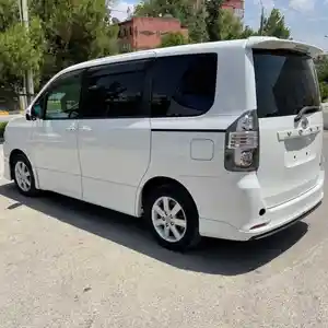 Не тонированные стекла для Toyota Voxy