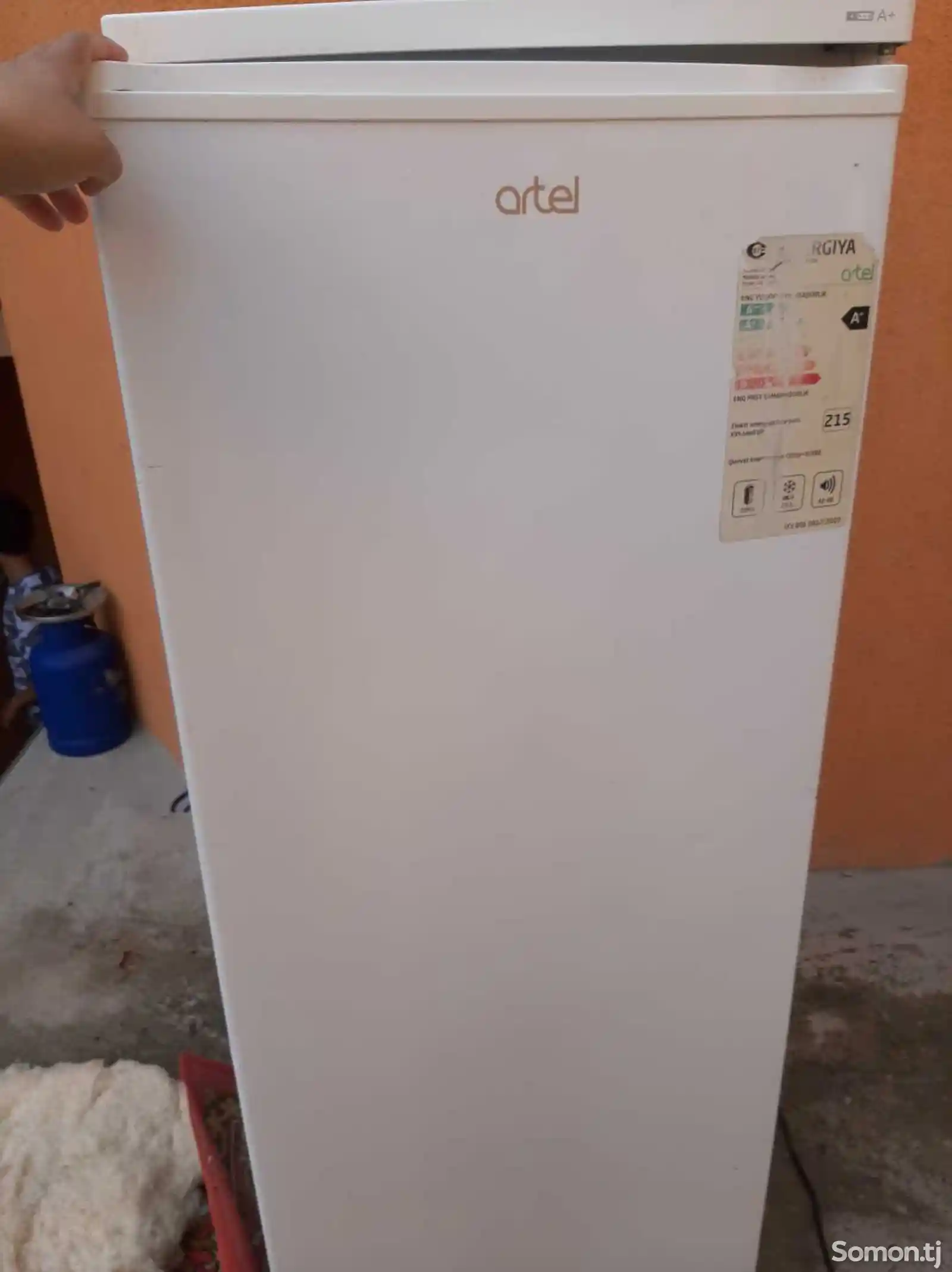 Холодильник Artel-2