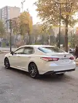 Toyota Camry, 2018-6